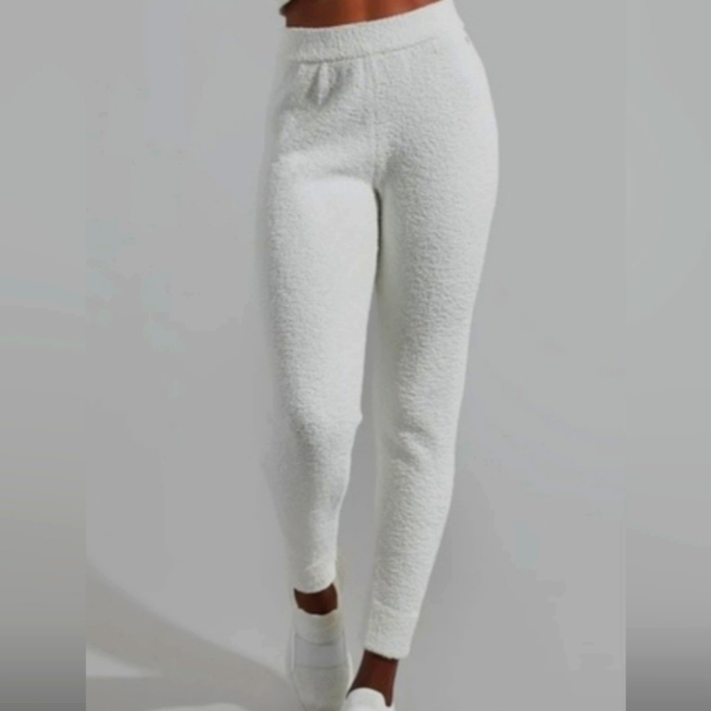 Buffbunny Loop Yarn Joggers Ivory